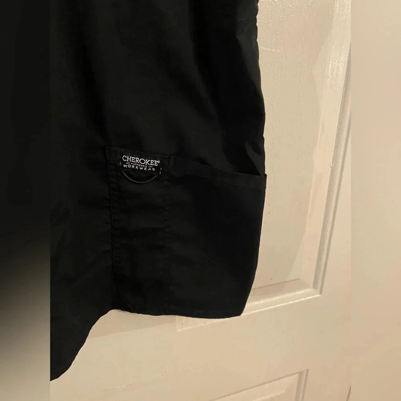 •Cherokee Scrub Set - Picture 14 of 15